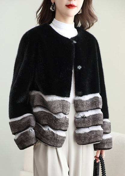 Elegantly Styled Coat for Everyday Wear