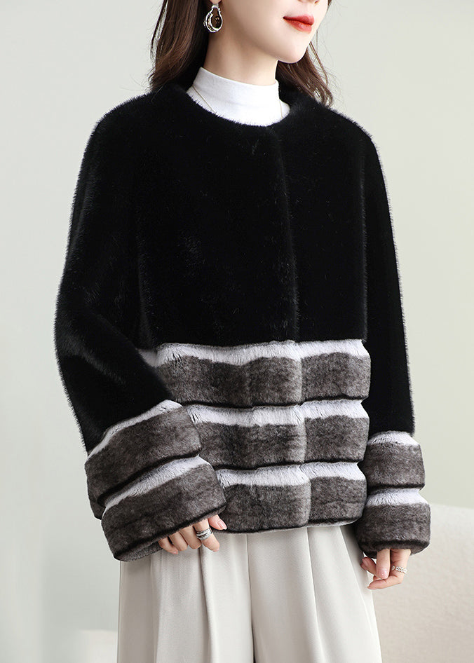Elegantly Styled Coat for Everyday Wear
