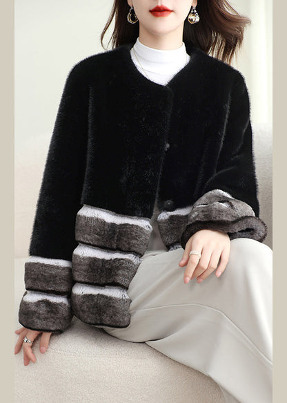 Elegantly Styled Coat for Everyday Wear
