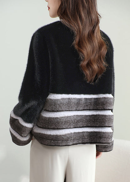 Elegantly Styled Coat for Everyday Wear