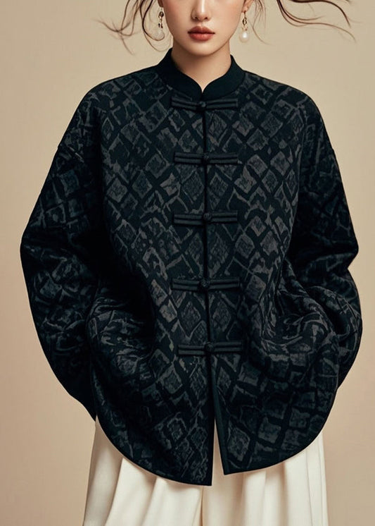 Well Tailored Coat with a Graceful Silhouette