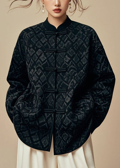 Well Tailored Coat with a Graceful Silhouette