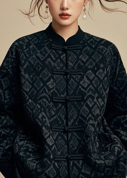 Well Tailored Coat with a Graceful Silhouette