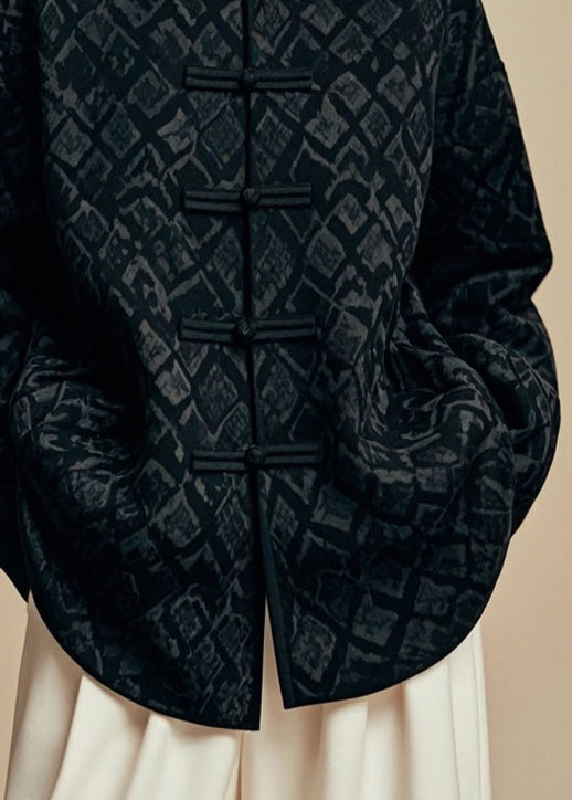 Well Tailored Coat with a Graceful Silhouette