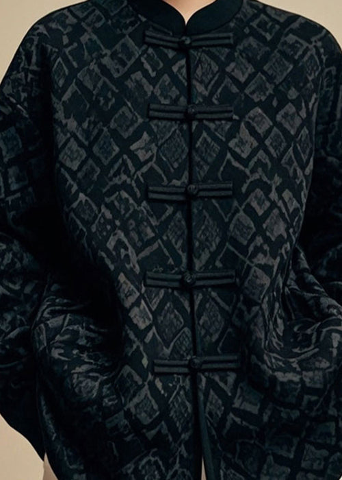 Well Tailored Coat with a Graceful Silhouette