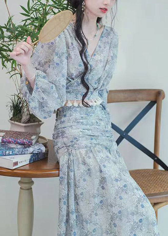Well Tailored Top with a Graceful Silhouette