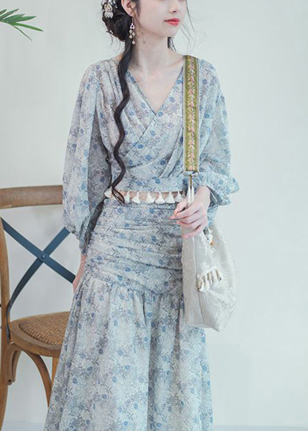 Well Tailored Top with a Graceful Silhouette