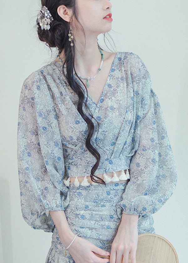 Well Tailored Top with a Graceful Silhouette