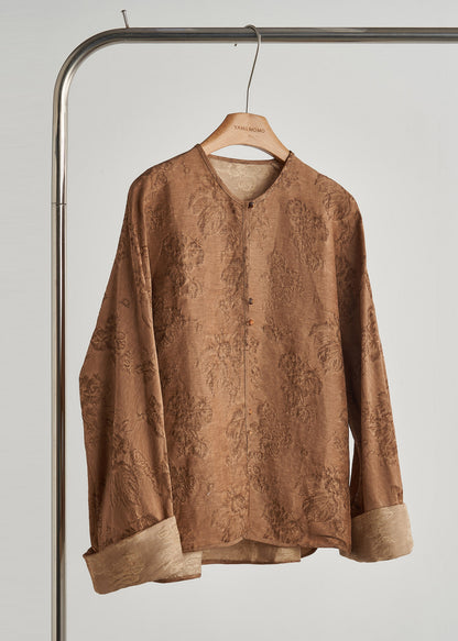 Well Tailored Coat with a Graceful Silhouette