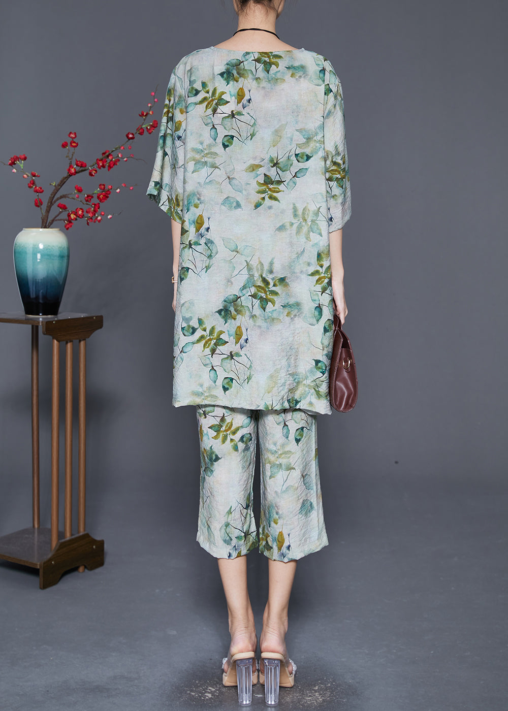 Effortlessly Elegant Garment with a Timeless Design