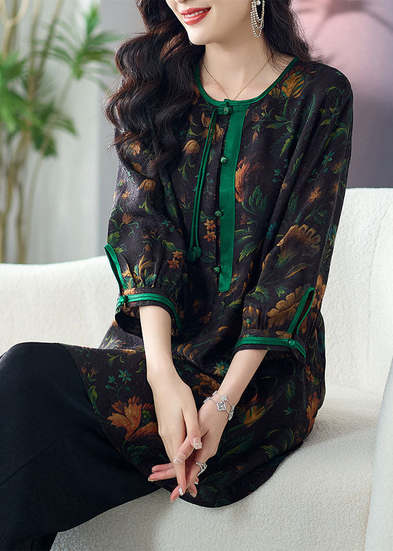 Classic Vintage Top with a Flattering Fit