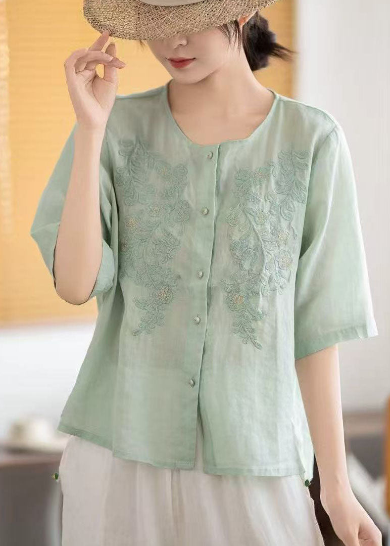 Polished Top with an Effortless Classic Look