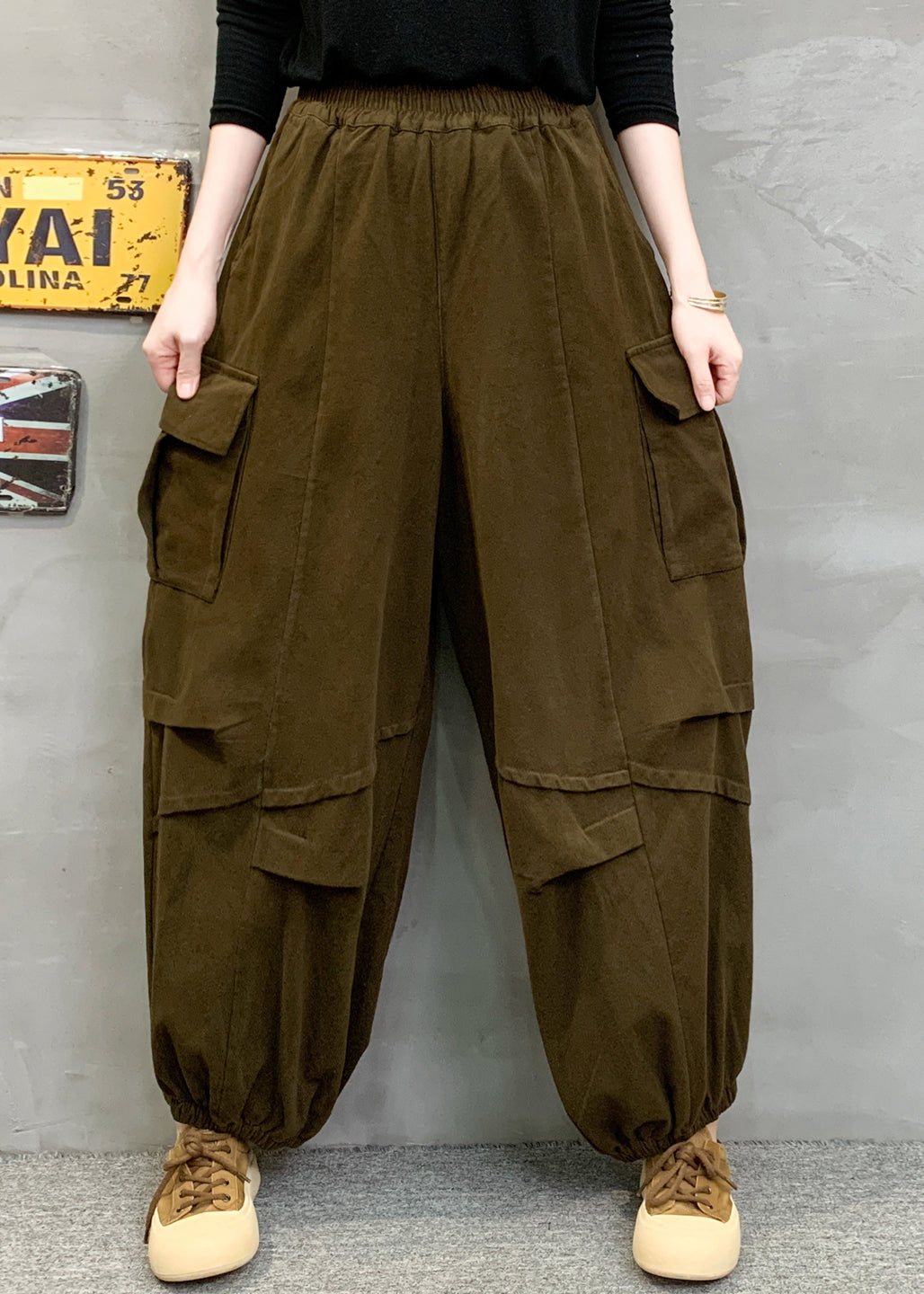 Elegantly Styled Pants for Everyday Wear