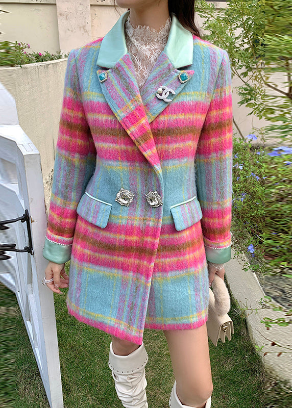 Well Tailored Coat with a Graceful Silhouette
