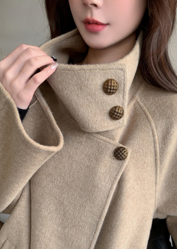 Beautifully Finished Coat in a Timeless Design