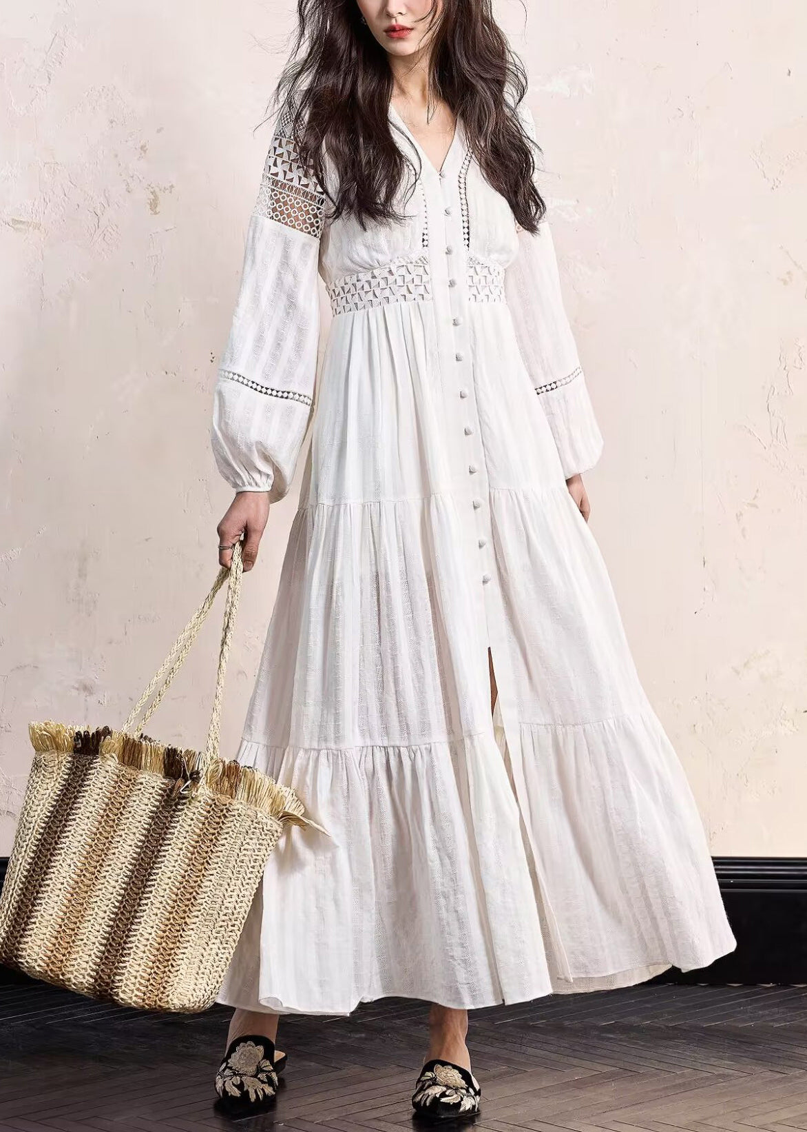 Effortlessly Elegant Blouse with a Timeless Design