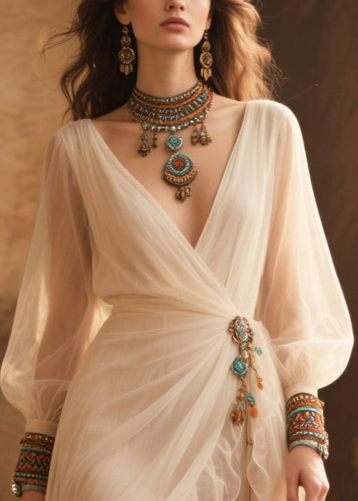 Beautifully Finished Dress in a Timeless Design
