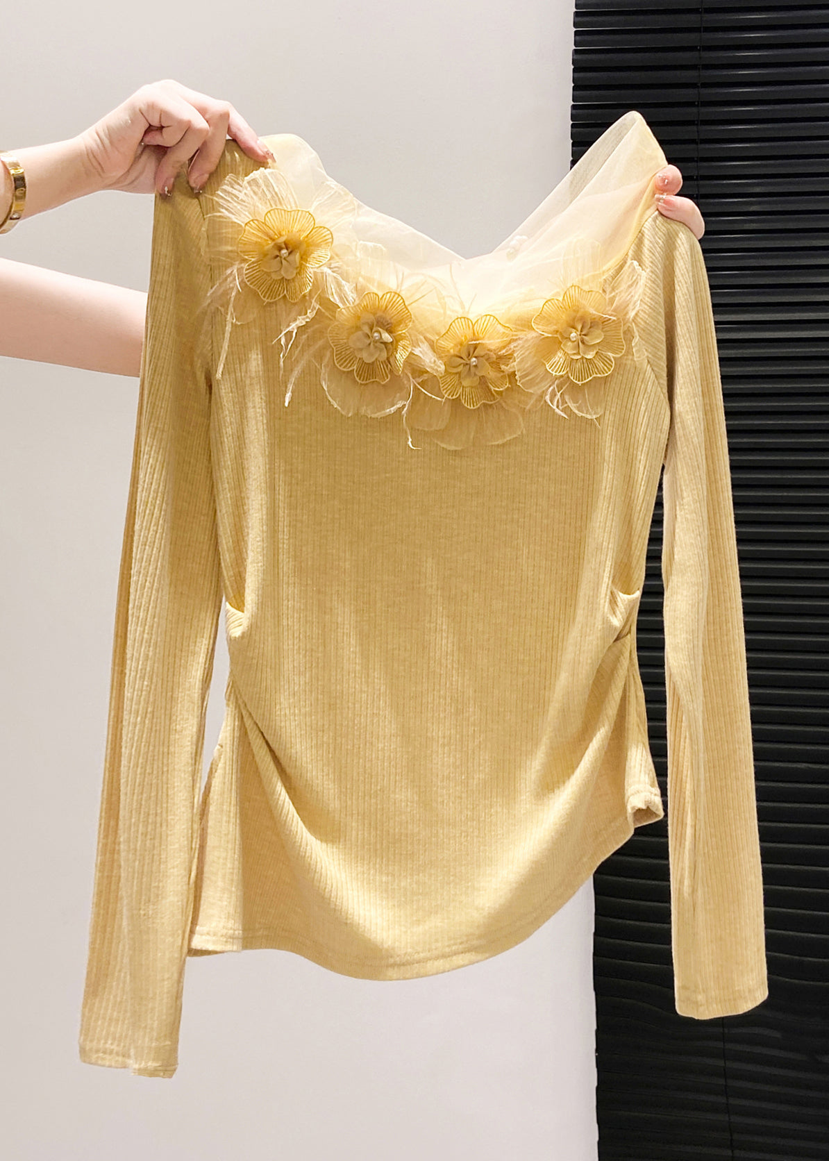 Effortlessly Elegant Top with a Timeless Design