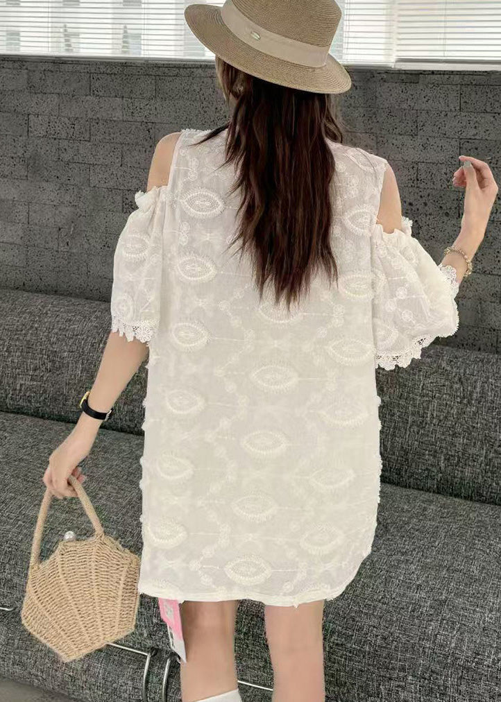 Effortlessly Elegant Top with a Timeless Design