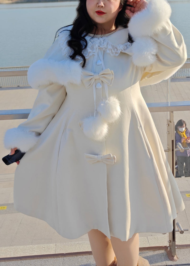 Gracefully Styled Coat for Any Occasion