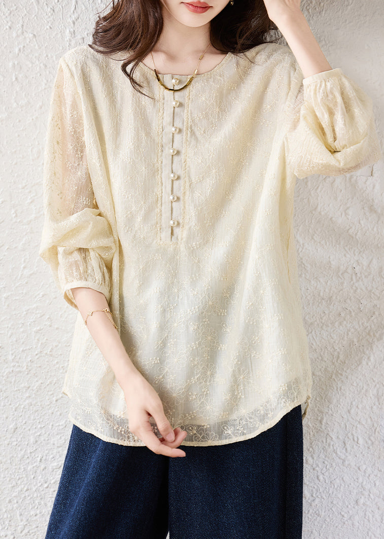 Effortlessly Elegant Blouse with a Timeless Design