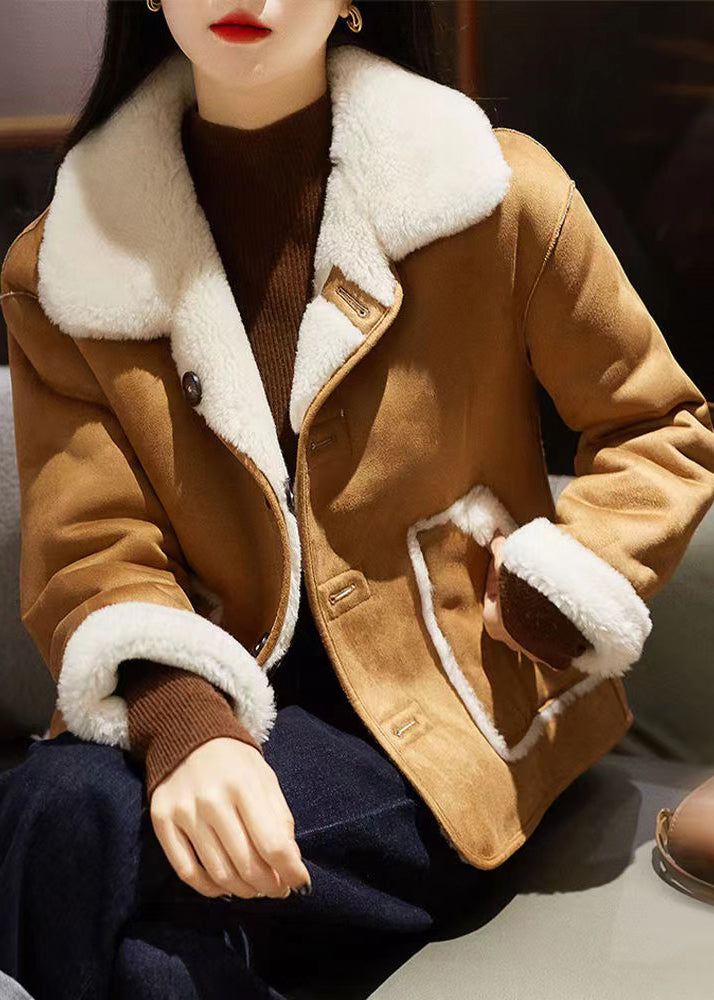 Well Tailored Coat with a Graceful Silhouette