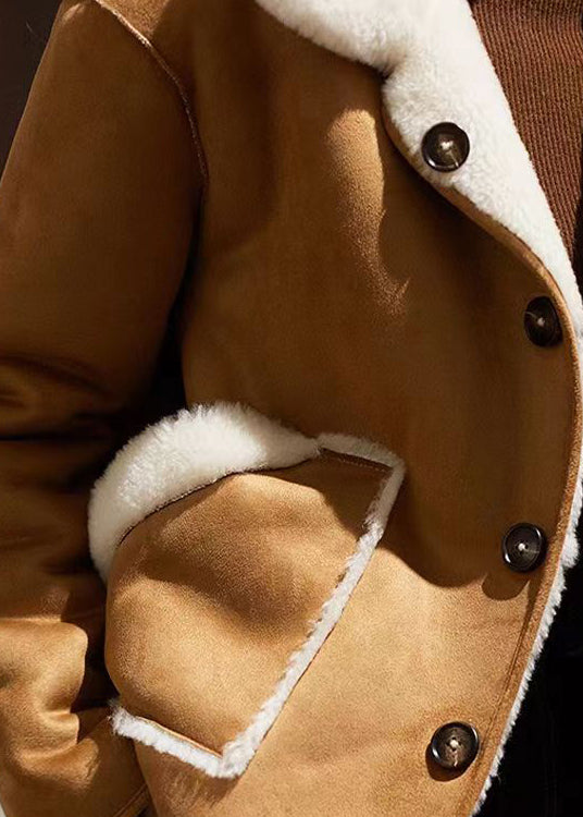Well Tailored Coat with a Graceful Silhouette