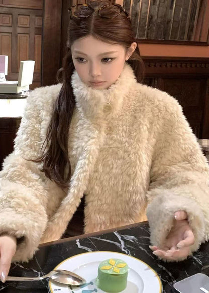 Gracefully Styled Coat for Any Occasion