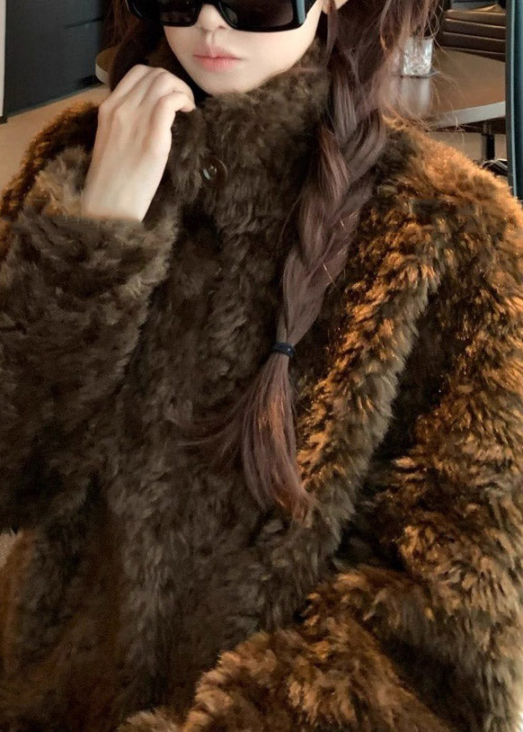 Gracefully Styled Coat for Any Occasion