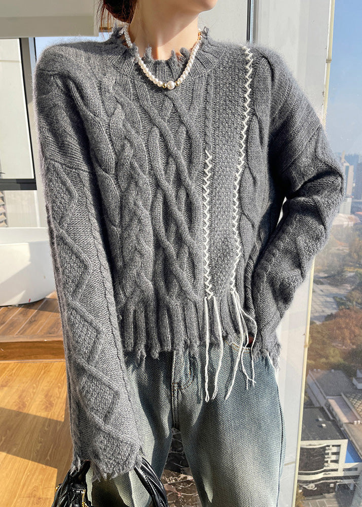 Well Tailored Sweater with a Graceful Silhouette
