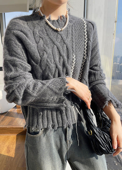 Well Tailored Sweater with a Graceful Silhouette