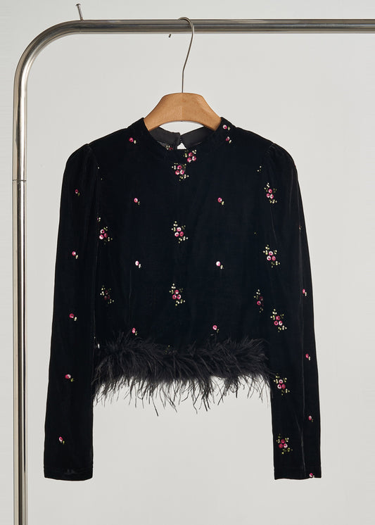 Well Tailored Top with a Graceful Silhouette
