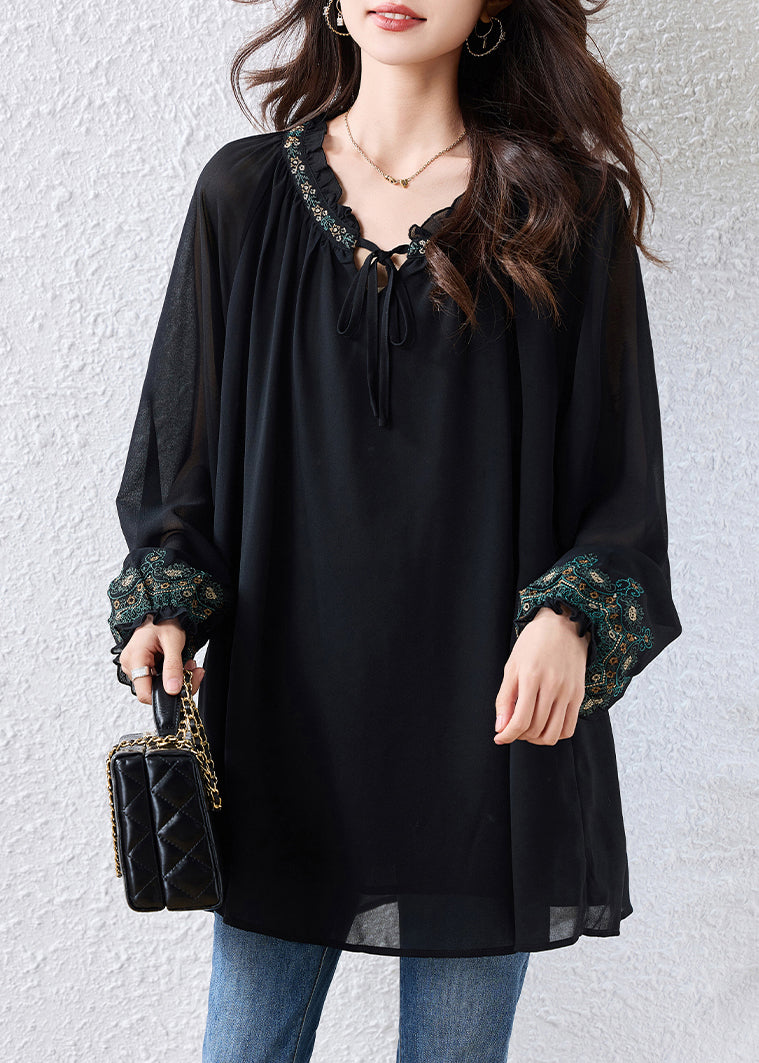 Classic Vintage Blouse with a Flattering Fit