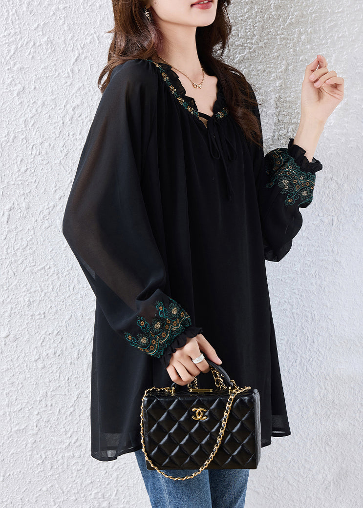 Classic Vintage Blouse with a Flattering Fit