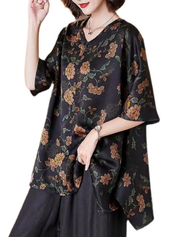 Classic Vintage Blouse with a Flattering Fit