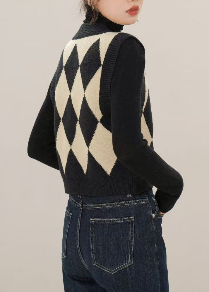Classic Vintage Cardigan with a Flattering Fit