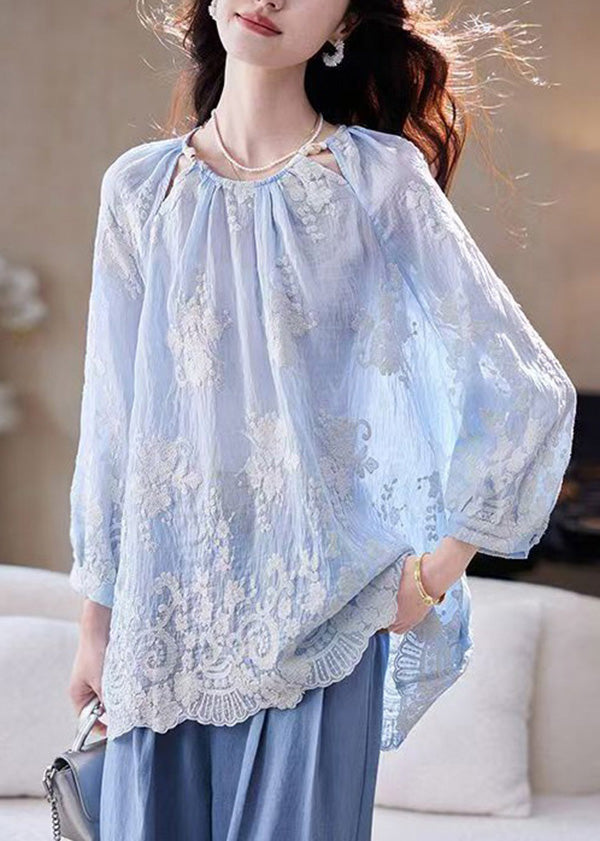 Classic Vintage Blouse with a Flattering Fit