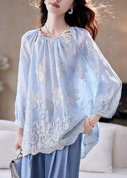Classic Vintage Blouse with a Flattering Fit
