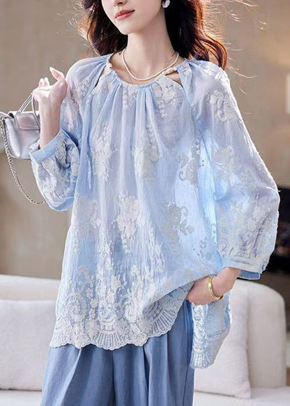 Classic Vintage Blouse with a Flattering Fit