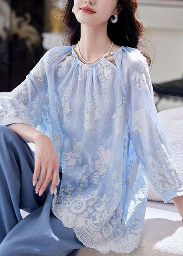 Classic Vintage Blouse with a Flattering Fit