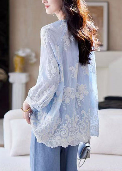 Classic Vintage Blouse with a Flattering Fit