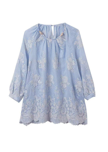 Classic Vintage Blouse with a Flattering Fit
