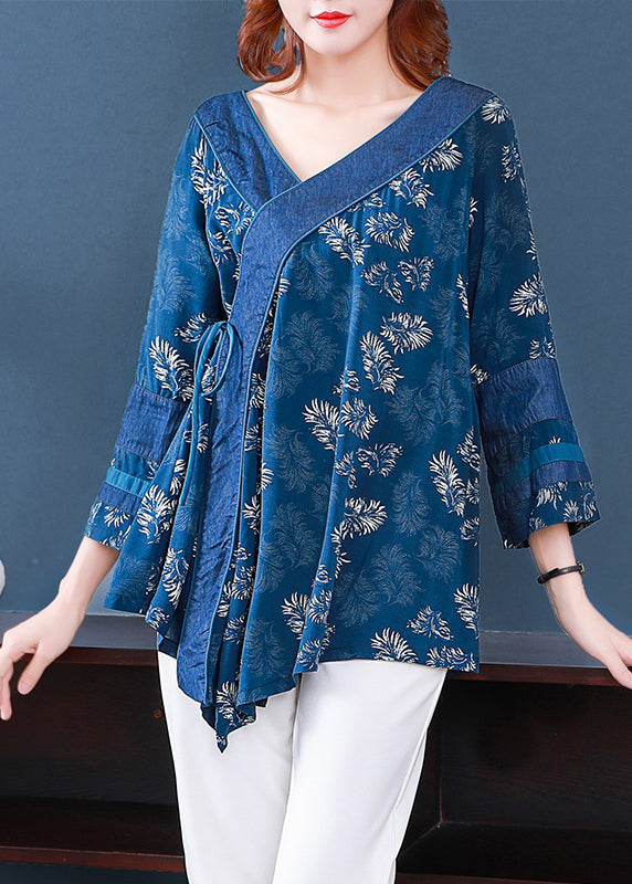Effortlessly Elegant Top with a Timeless Design