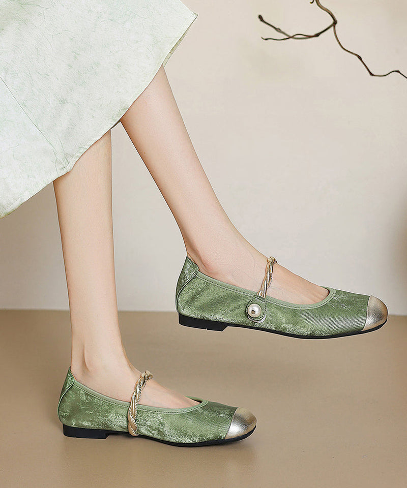 Graceful Orthopedic Loafers for Modern Look