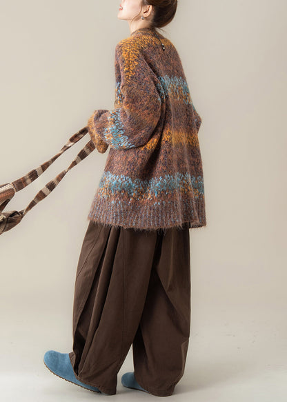 Classic Vintage Sweater with a Flattering Fit