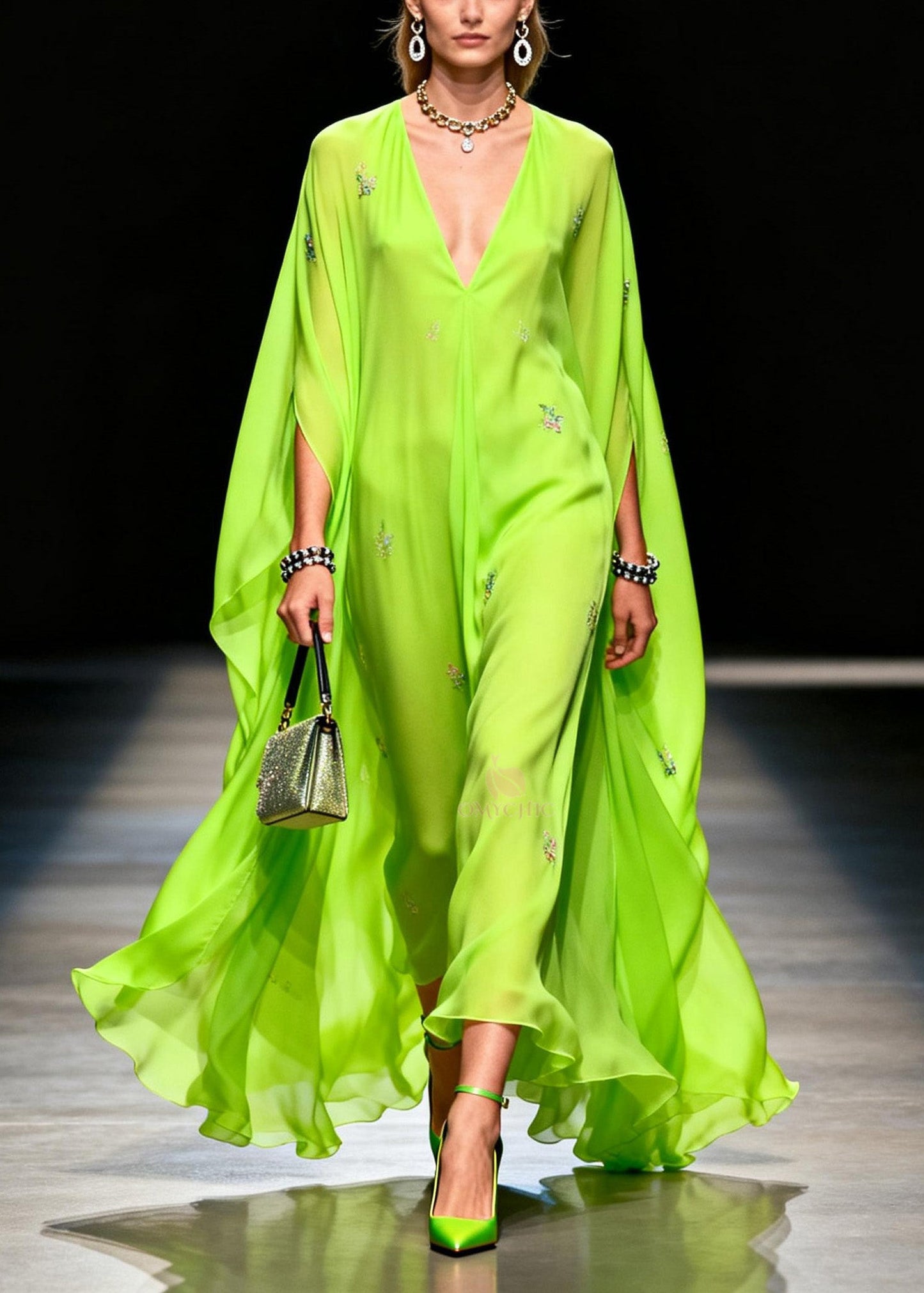 Well Tailored Dress with a Graceful Silhouette