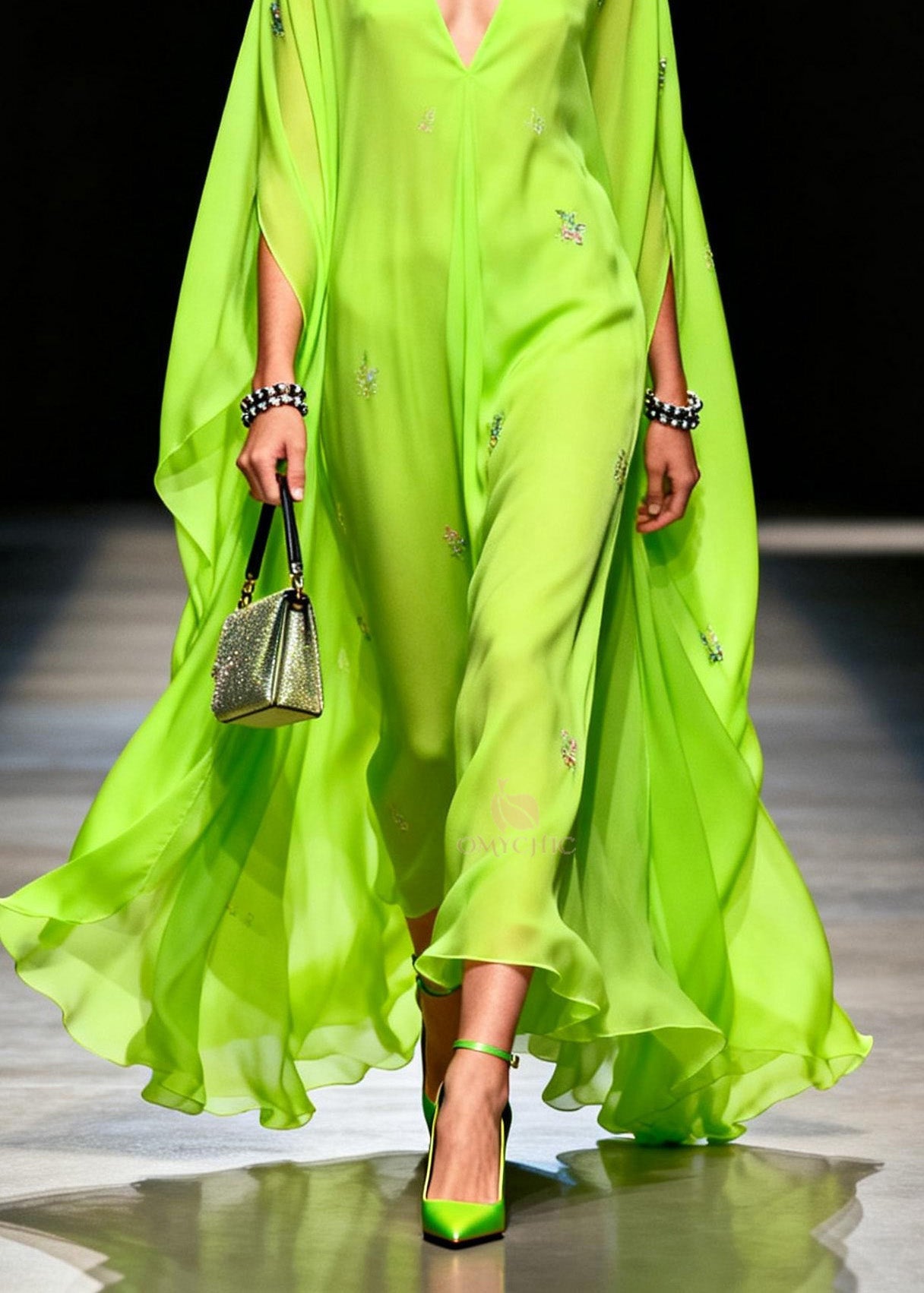 Well Tailored Dress with a Graceful Silhouette