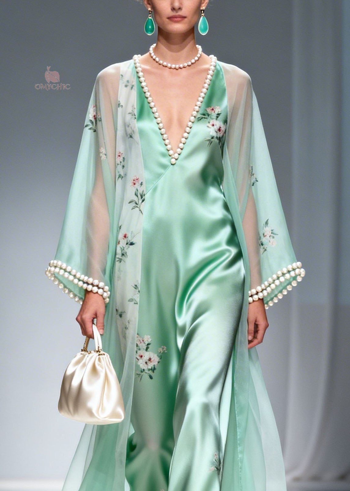 Well Tailored Dress with a Graceful Silhouette