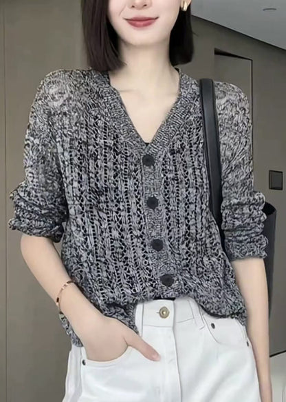 Well Tailored Cardigan with a Graceful Silhouette