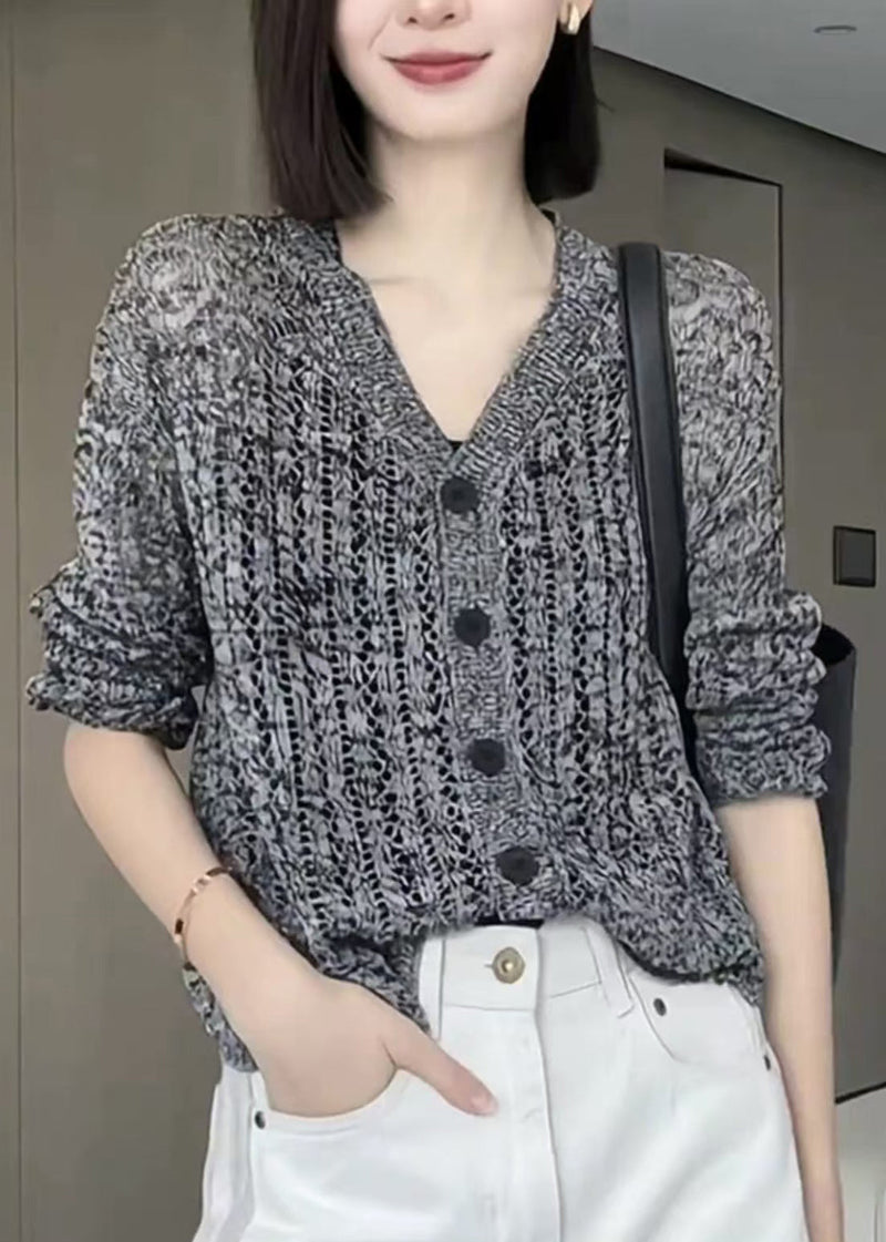 Well Tailored Cardigan with a Graceful Silhouette